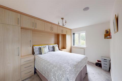25 Beckside, Halifax, HX3 7QG