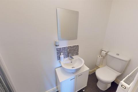 25 Beckside, Halifax, HX3 7QG