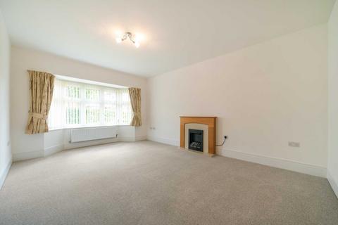 4 bedroom detached house to rent, Bunting Lane, Bracknell RG12