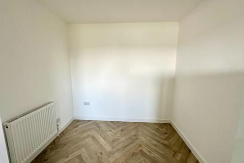 2 bedroom flat to rent, Earlston Crescent, Coatbridge