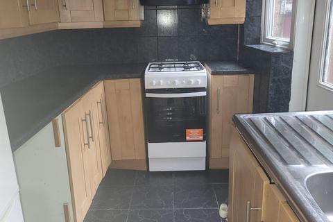 2 bedroom terraced house to rent, Whiteacre Road, Ashton-under-Lyne OL6