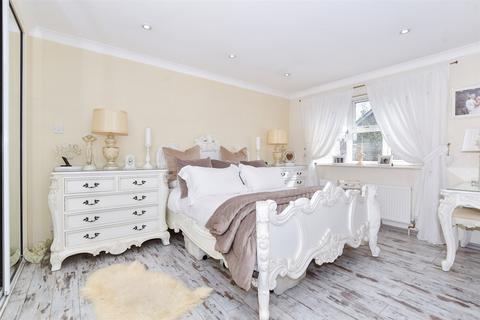 1 Brasted Court, Rochester, ME2 3NE