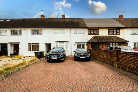 3 bedroom terraced house for sale, Croxdale Road, Borehamwood