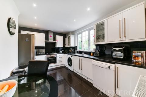 3 bedroom terraced house for sale, Croxdale Road, Borehamwood