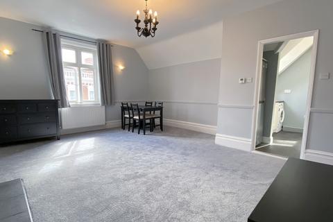 2 bedroom flat to rent, High Road, Willesden, NW10