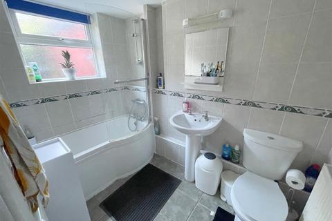 2 Albert Street, Leek, ST13 8AH