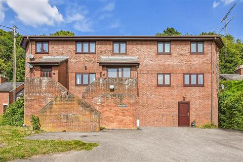 2 bedroom flat for sale, London Street, Whitchurch