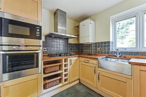 2 bedroom flat for sale, London Street, Whitchurch