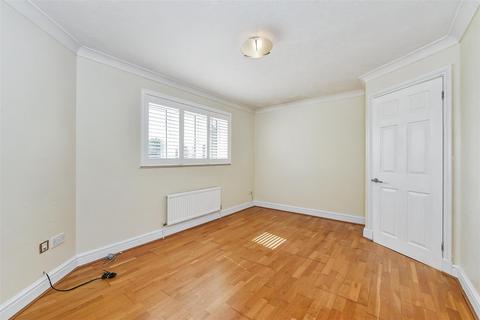 2 bedroom flat for sale, London Street, Whitchurch