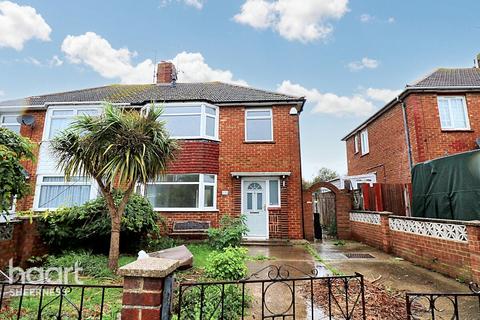 3 bedroom semi-detached house for sale, Hawthorn Avenue, Sheppey