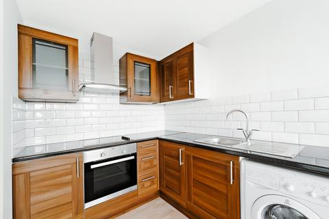 3 bedroom maisonette for sale, Badric Court, Battersea SW11