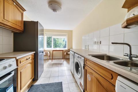 2 bedroom flat to rent, Craufurd Rise, Maidenhead, SL6