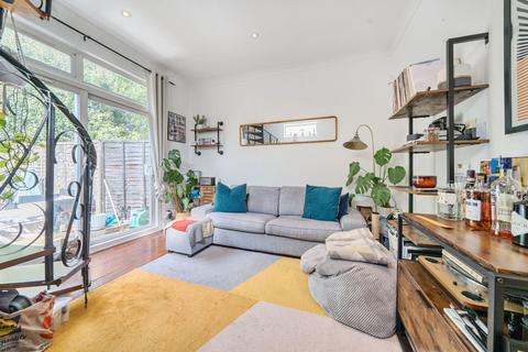 Flat 3, 42 The Crescent, London, SW19 8AN