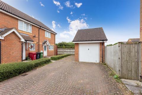 3 bedroom end of terrace house for sale, Gowings Green, Cippenham