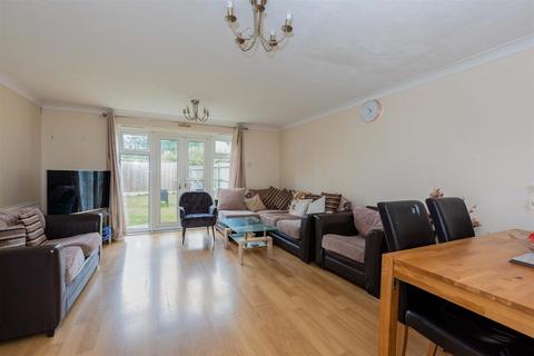 3 bedroom end of terrace house for sale, Gowings Green, Cippenham