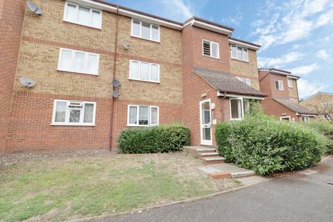 1 bedroom flat for sale, Stirling Close, Rainham RM13