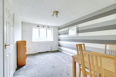 1 bedroom flat for sale, Stirling Close, Rainham RM13