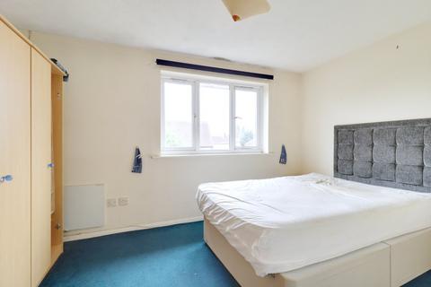 1 bedroom flat for sale, Stirling Close, Rainham RM13