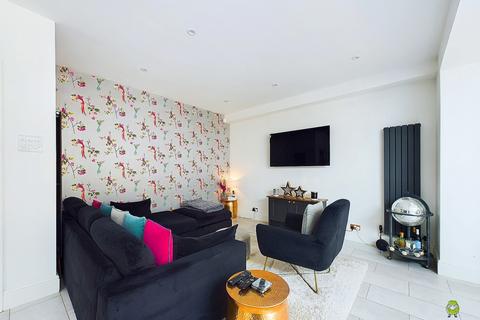 5 bedroom semi-detached house for sale, Woodland Way, London, SE2