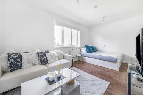 201 Estcots Drive, East Grinstead, RH19 3YP
