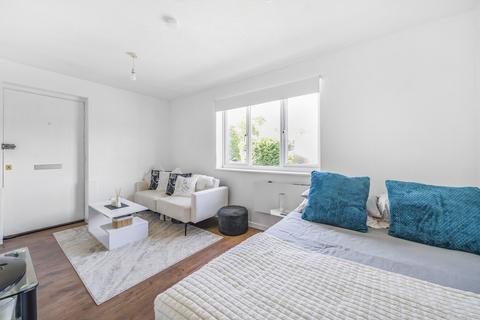 201 Estcots Drive, East Grinstead, RH19 3YP