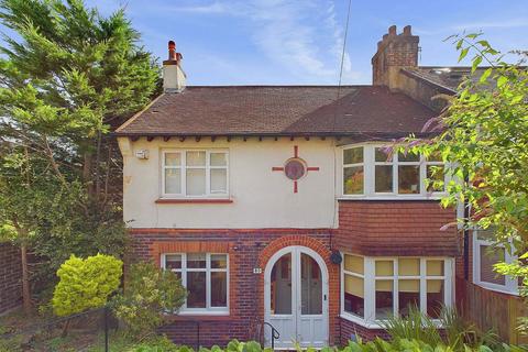 3 bedroom end of terrace house for sale, Stanmer Park Road, Brighton, BN1 7JJ