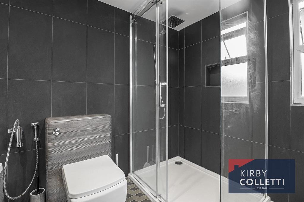 Bath?shower room