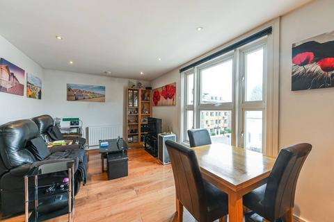 1 bedroom flat for sale, Chiswick High Road, Chiswick, London, W4