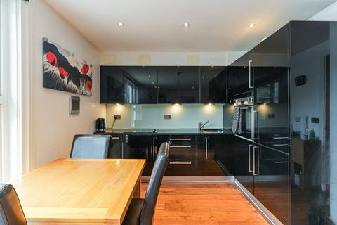 1 bedroom flat for sale, Chiswick High Road, Chiswick, London, W4