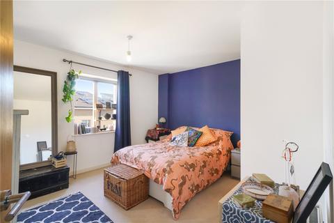 33 Chris Pullen Way, London, N7 9FG