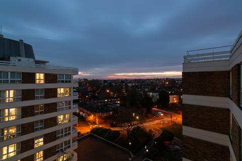 2 bedroom apartment for sale, Warwick Drive, London, SW15