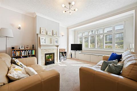16 Princes Avenue, Carshalton, SM5 4NZ