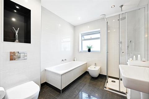 16 Princes Avenue, Carshalton, SM5 4NZ
