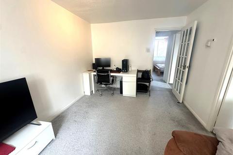 1 bedroom flat for sale, Astra Court, Watford WD18