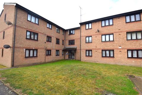 1 bedroom flat to rent, Steeple Close, Rochford