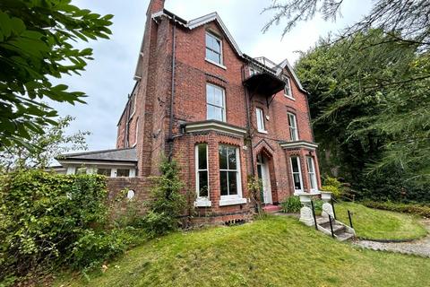 6 bedroom semi-detached house for sale, Six Double Bedroom Family Home