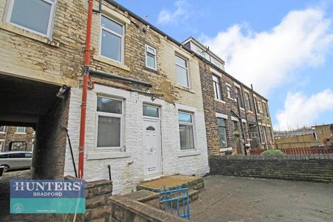 3 bedroom terraced house to rent, Great Russell Street Bradford West, Bradford, West Yorkshire, BD7 1LD