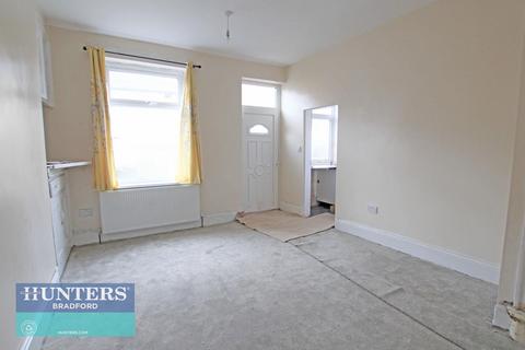 3 bedroom terraced house to rent, Great Russell Street Bradford West, Bradford, West Yorkshire, BD7 1LD