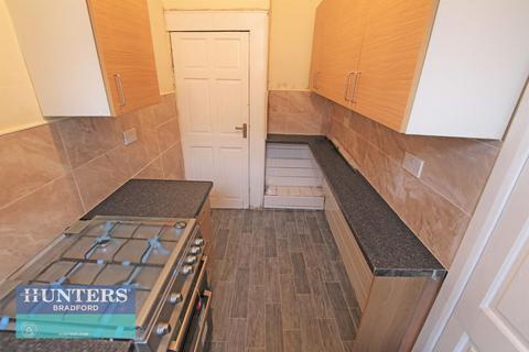 3 bedroom terraced house to rent, Great Russell Street Bradford West, Bradford, West Yorkshire, BD7 1LD