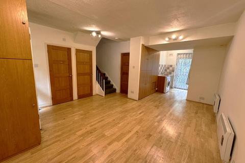 4 bedroom maisonette for sale, Rosendale Road, London