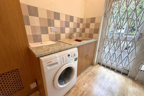 4 bedroom maisonette for sale, Rosendale Road, London