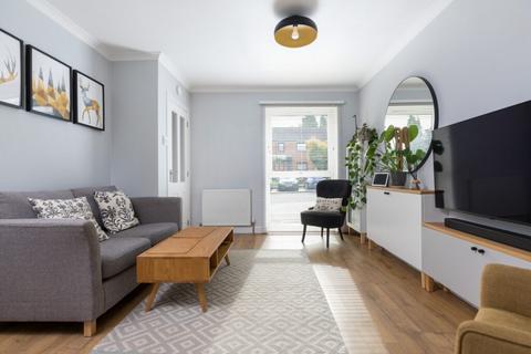 2 Carleton Gate, Giffnock, Glasgow, G46 6NU