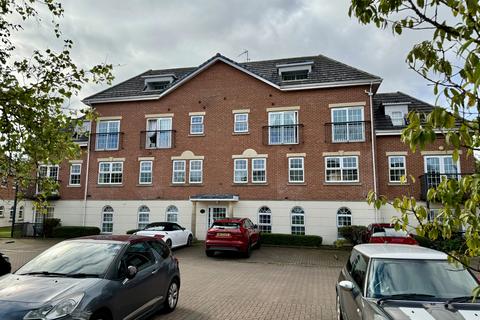 2 bedroom penthouse for sale, Garden Close, Poulton-le-Fylde FY6