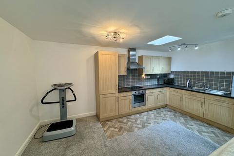 2 bedroom penthouse for sale, Garden Close, Poulton-le-Fylde FY6