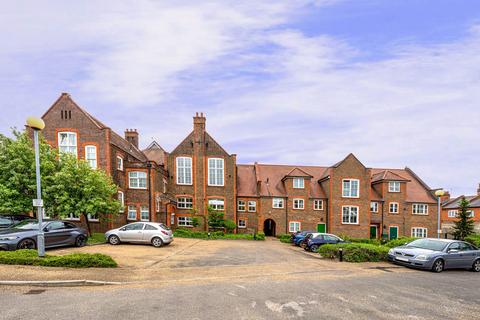 1 bedroom flat for sale, Gammons Lane, Watford, WD24