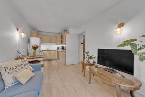 1 bedroom flat for sale, Gammons Lane, Watford, WD24