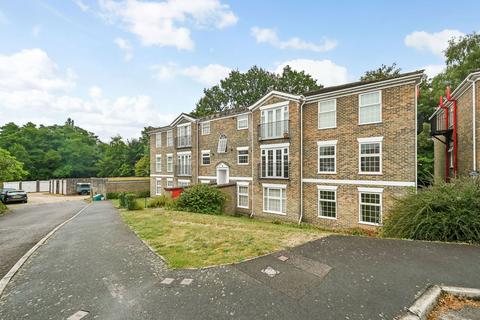 2 bedroom flat for sale, Heathfield Green, Midhurst GU29