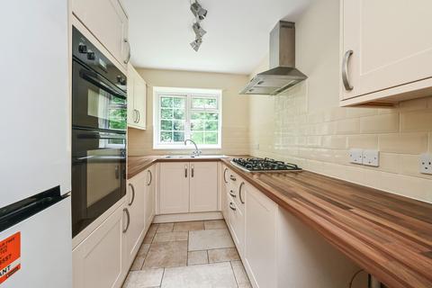 2 bedroom flat for sale, Heathfield Green, Midhurst GU29