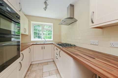 2 bedroom flat for sale, Heathfield Green, Midhurst GU29