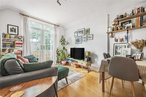Flat D, 362 Lee High Road, London, SE12 8RS